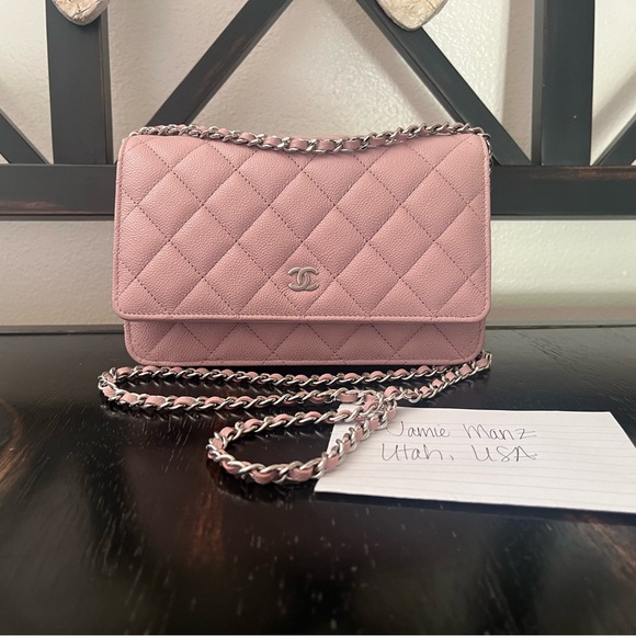 BRAND NEW STUNNING 24p Caviar Pink Wallet On Chain (woc) SHW - Picture 2 of 9
